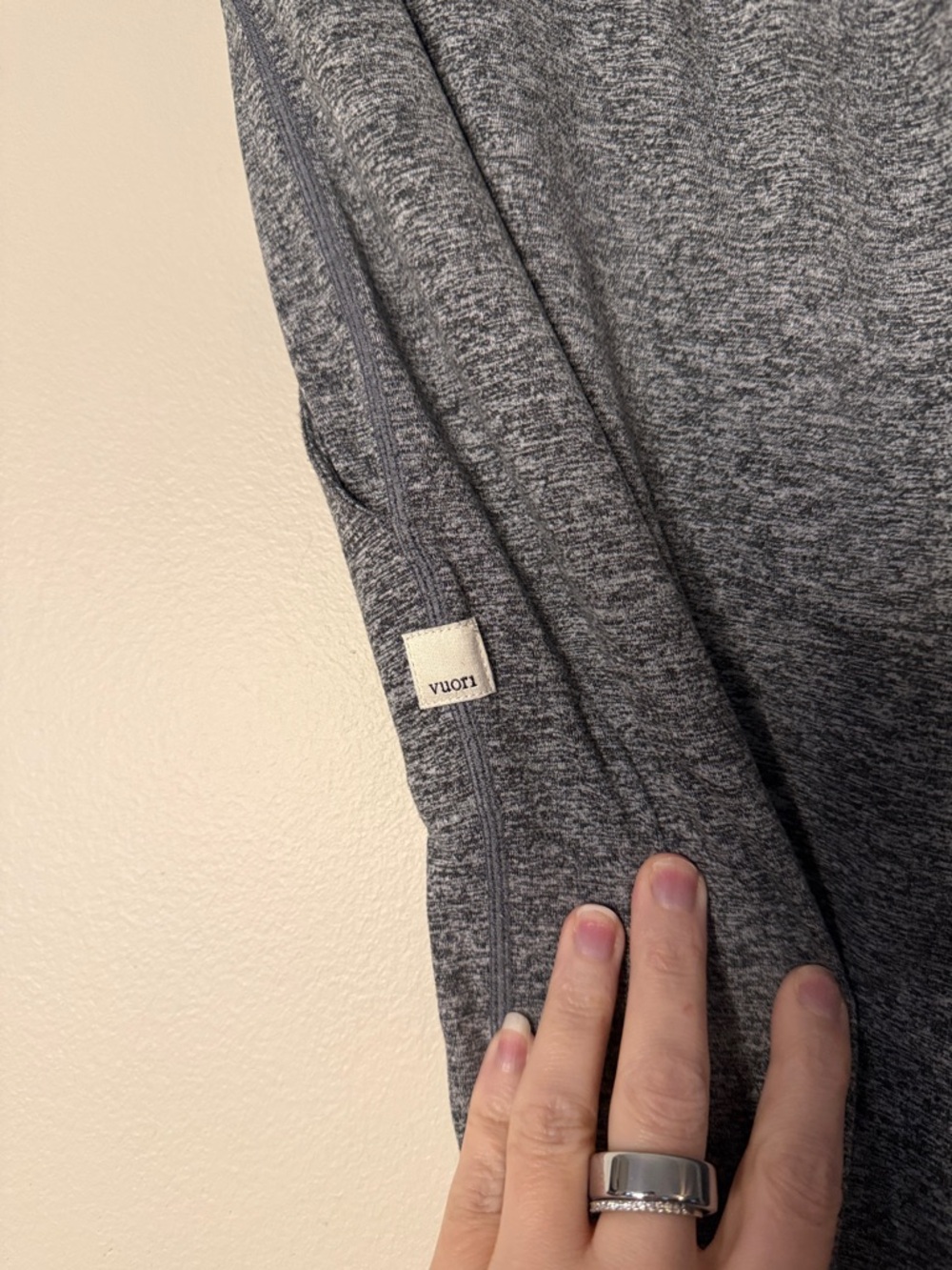 Vuori  Performance Jogger in Heather Gray - Picture 6 of 9